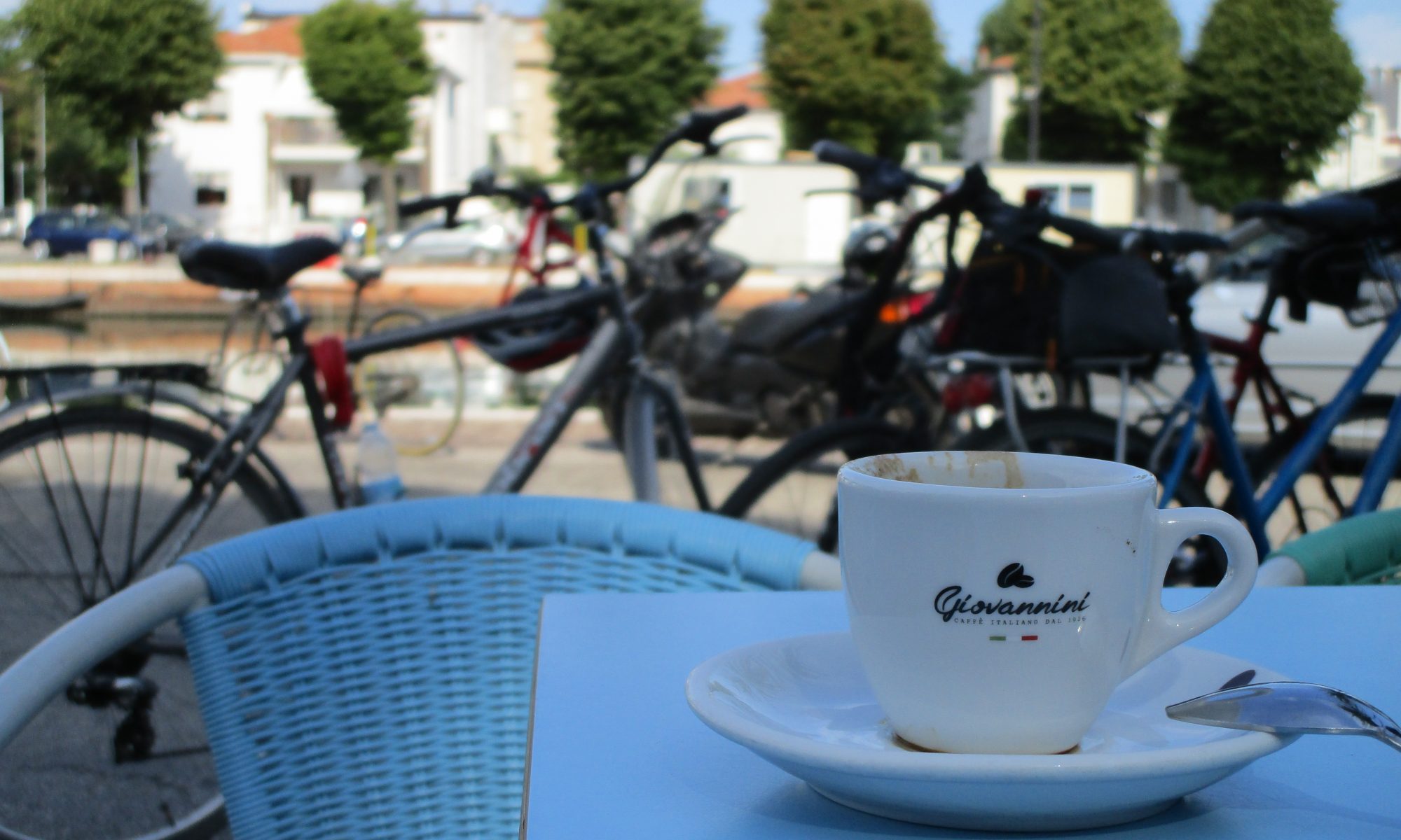 Kaffeetasse auf einem Tisch